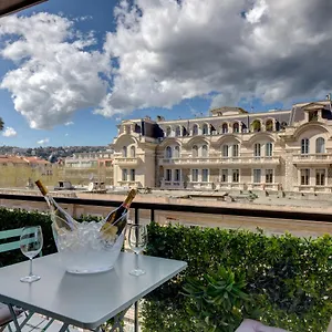 Friendly & Designed In The Golden Square , Nice France