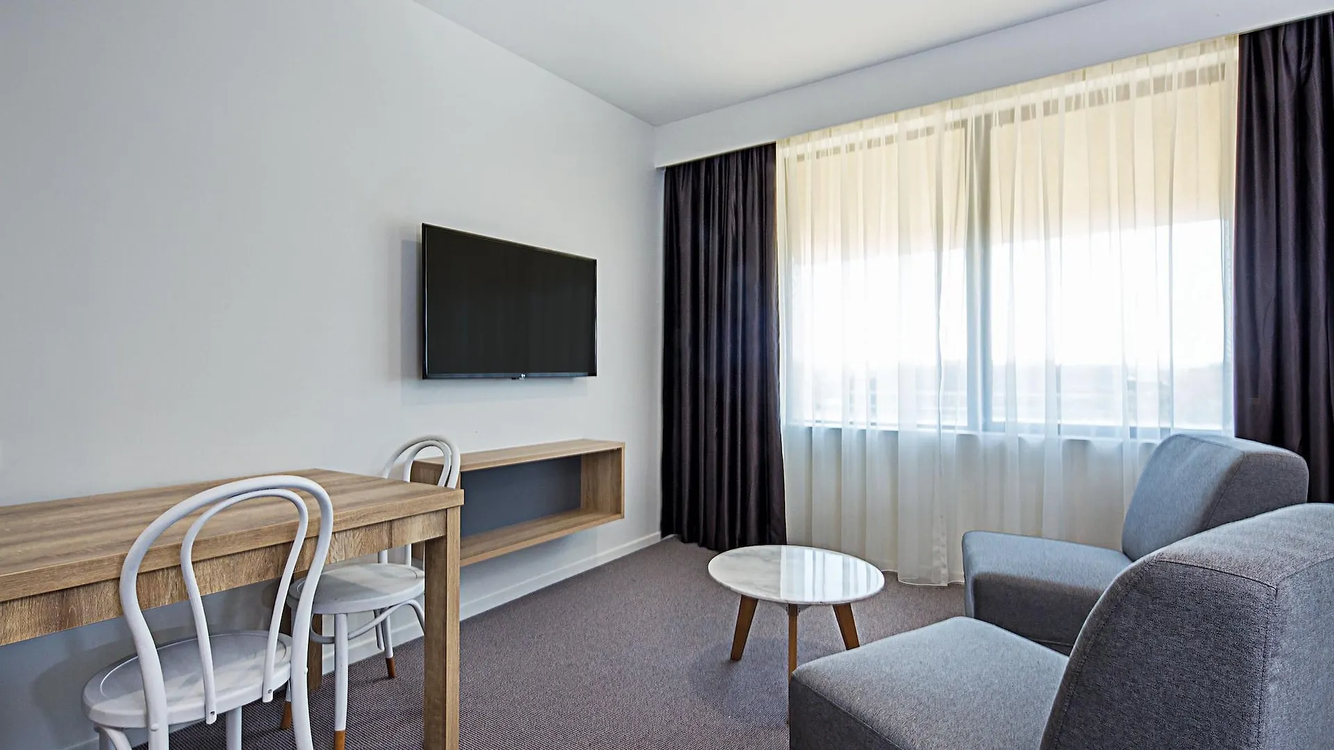 ****  Mantra Macarthur Hotel Canberra Australia