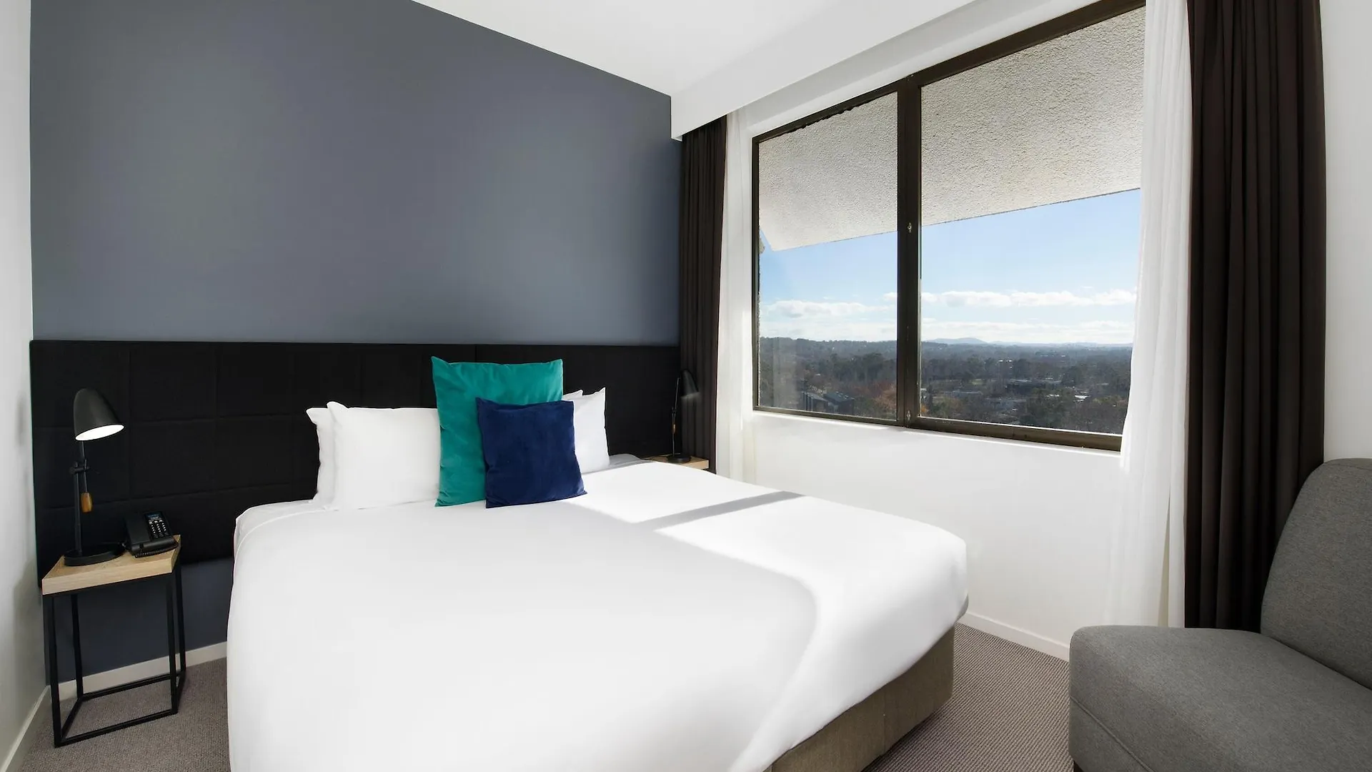 Mantra Macarthur Hotel Canberra Australia